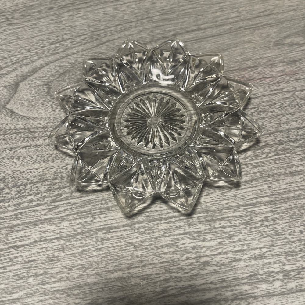 Vintage Federal Glass Company Clear Starburst Petal Pattern Plate 6.5"
